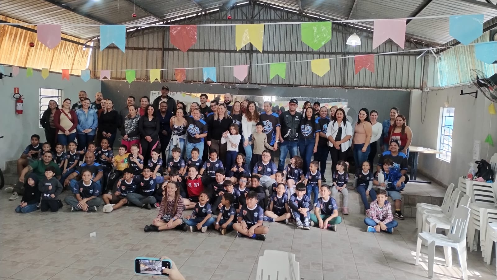 Festa e confraternização entre os participantes do CDES