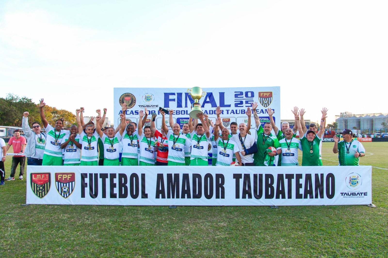 Solta o grito de Campeão!