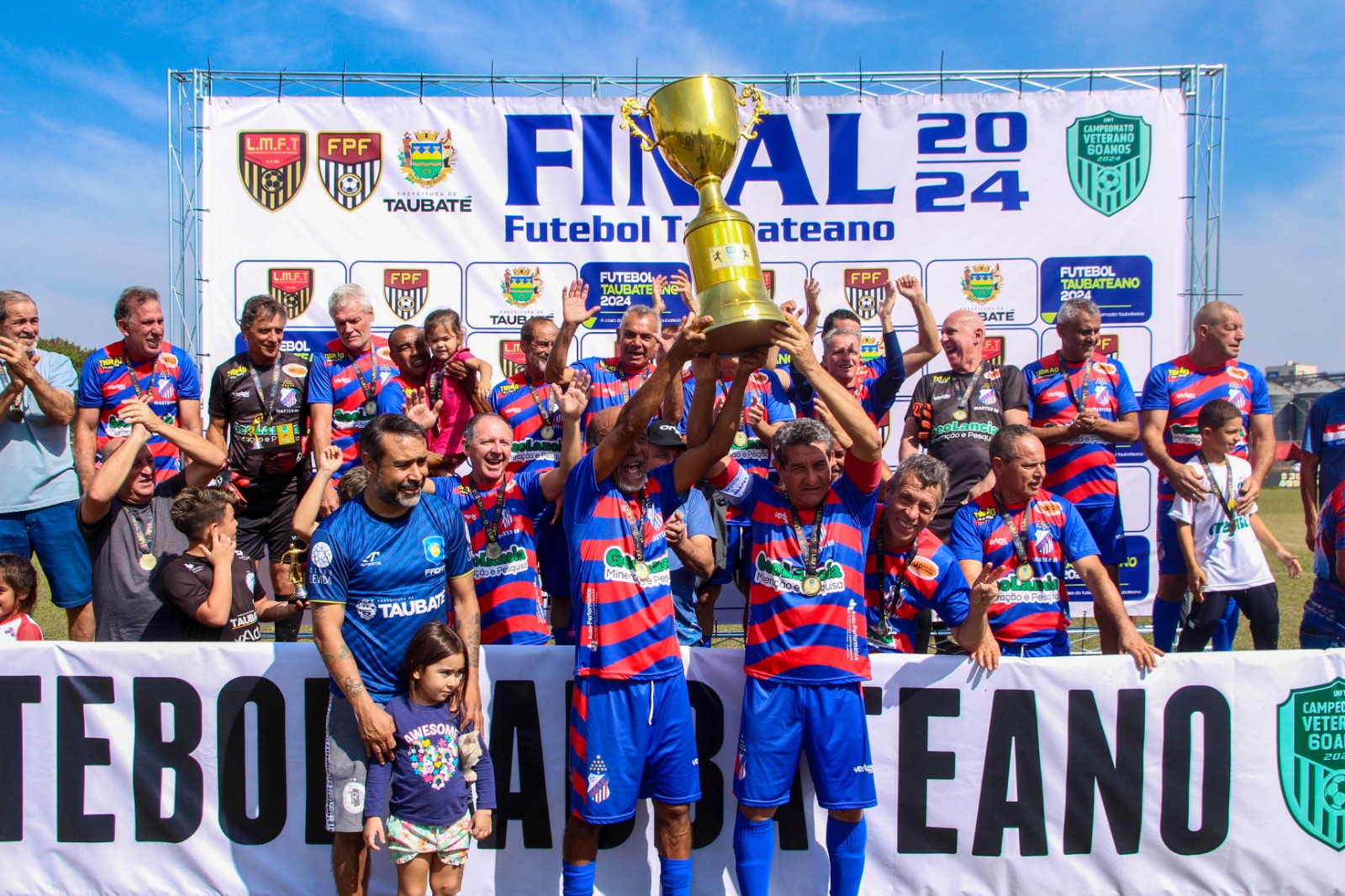 É CAMPEÃOOOOO, união levanta o caneco do 60tão